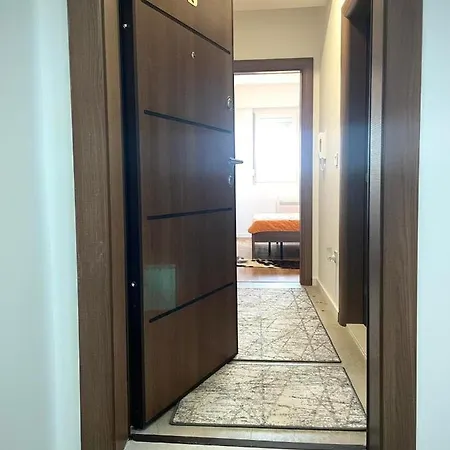 Nikol Apartment *